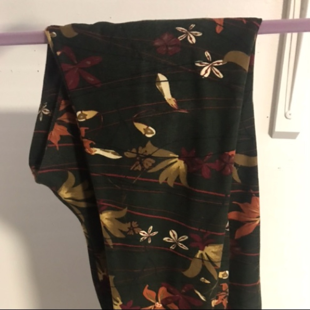 LulaRoe Olive Green Tall & Curvy Leggings